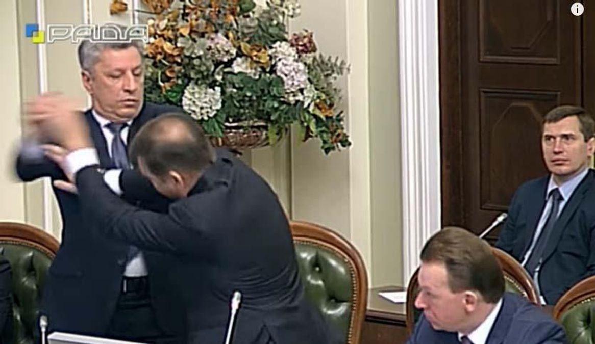Появилось видео драки Бойко с Ляшко
