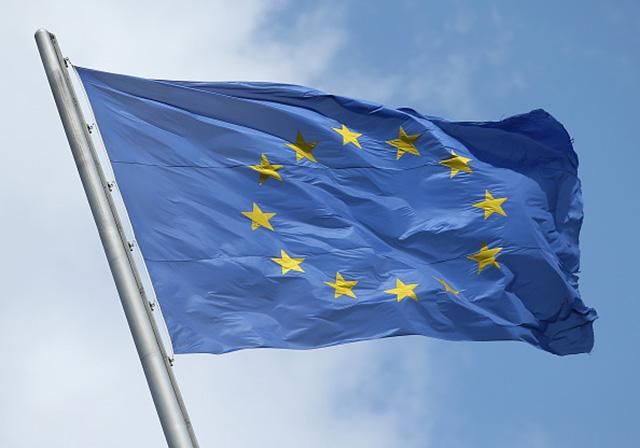Дипломат рассказал, из-за каких стран Украина до сих пор не получила безвиз с ЕС