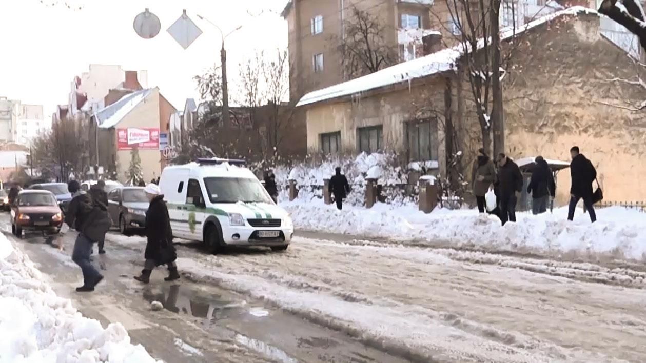 Скандал в Тернополе: власть готовит иск на подрядчиков за неубранный снег