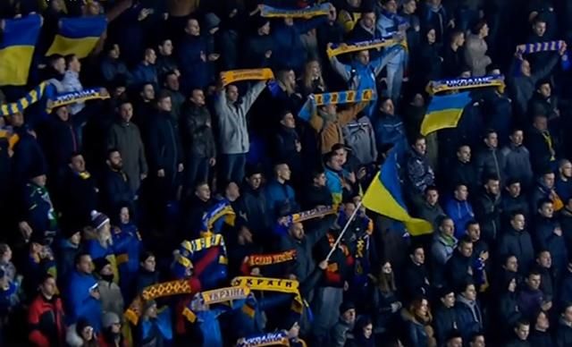 Уболівальники вразили виконанням гімну України перед матчем з Сербією Уболівальники вразили виконанням гімну України перед матчем з Сербією