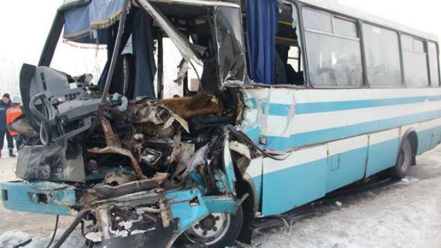 Ужасная авария с автобусом на Житомирщине, новые детали о безвизе, – главное за день