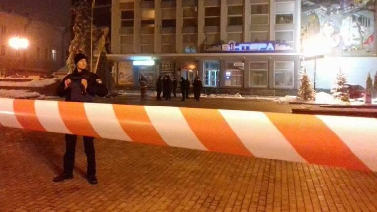 Журналистов двух телеканалов эвакуировали в Виннице