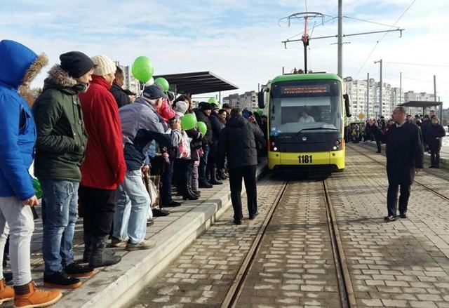 У Львові запустили довгоочікуваний трамвай на Сихів: фото і відео