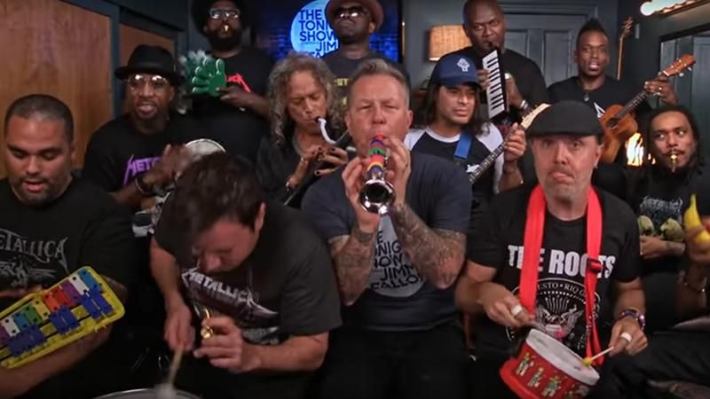 Легендарна Metallica зіграла свій хіт на дитячих музичних інструментах