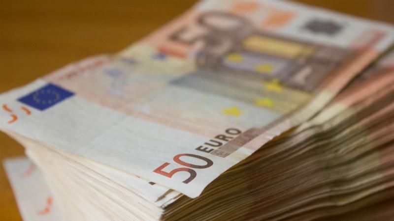 Курс валют на 18 ноября: доллар и евро неожиданно подешевели