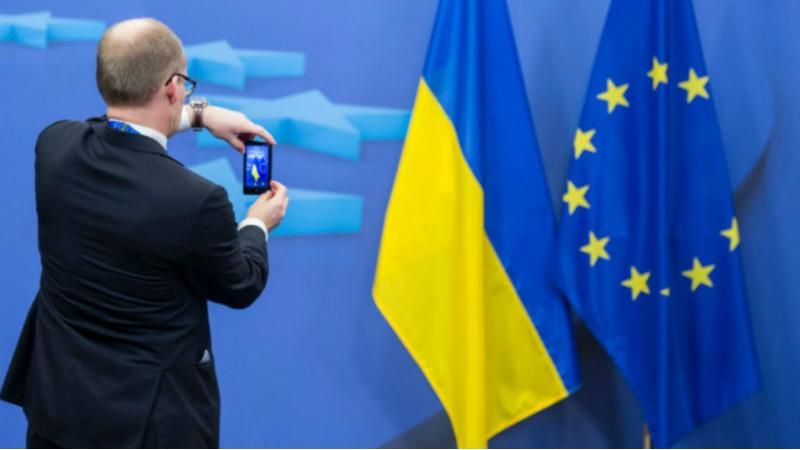 Знову перешкоди: ЄС прив’язав безвіз для України до механізму його призупинення Знову перешкоди: ЄС прив’язав безвіз для України до механізму його призупинення