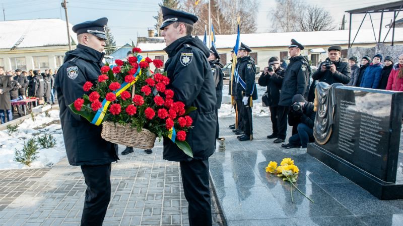 Выгравированы на сердце: под Киевом открыли мемориал погибшим в АТО полицейским