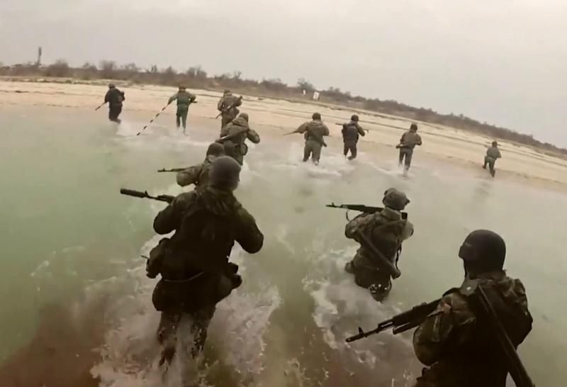 Техника войны. Полевая кухня на передовой. Разработка новейших средств защиты Техника войны. Полевая кухня на передовой. Разработка новейших средств защиты