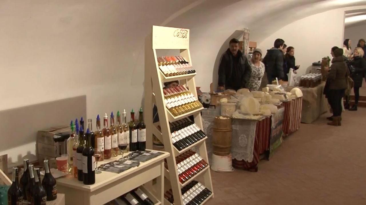 На Закарпатті відновили легендарний фестиваль вина у льохах