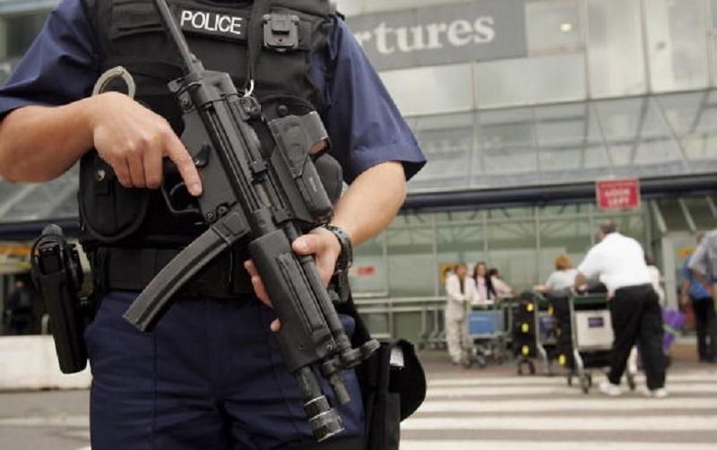 Стало известно, сколько боевиков "ИГ" готовят теракты в Европе Стало известно, сколько боевиков "ИГ" готовят теракты в Европе