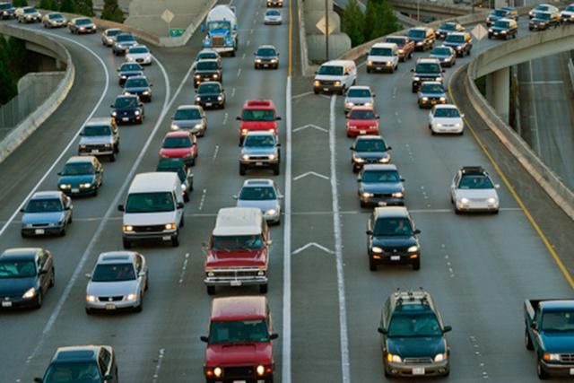 У День пам’яті жертв ДТП поліція закликала водіїв ввімкнути фари У День пам’яті жертв ДТП поліція закликала водіїв ввімкнути фари