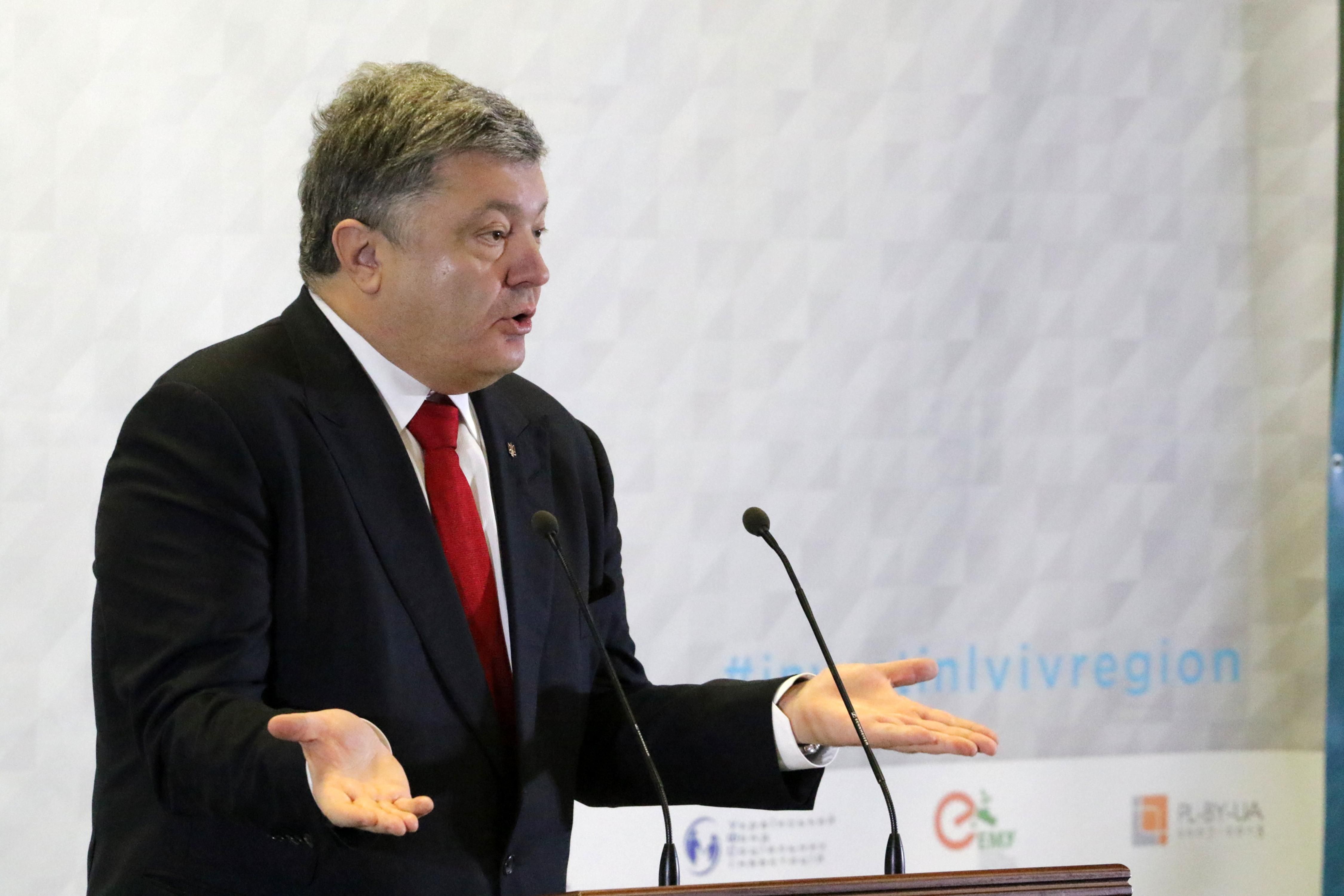 Замочили в сортирі – Порошенко брутально висловився про російську демократію Замочили в сортирі – Порошенко брутально висловився про російську демократію