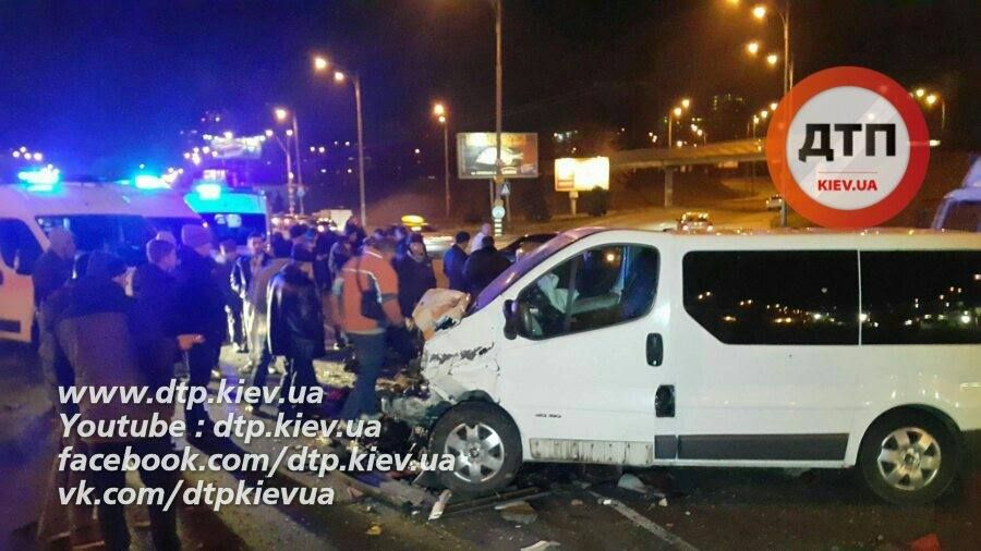 Смертельне ДТП у Києві: дівчину реанімували 20 хвилин Смертельне ДТП у Києві: дівчину реанімували 20 хвилин