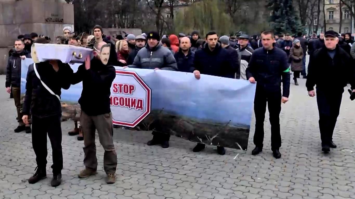 У Львові між робітниками лісгоспів із захисниками лісу спалахнула сутичка