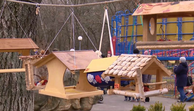 Як діти змайстрували близько 300 годівниць для птахів
Як діти змайстрували близько 300 годівниць для птахів