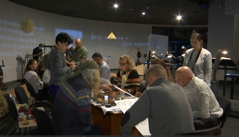 Народні майстри провели благодійний майстер-клас для бійців АТО
Народні майстри провели благодійний майстер-клас для бійців АТО