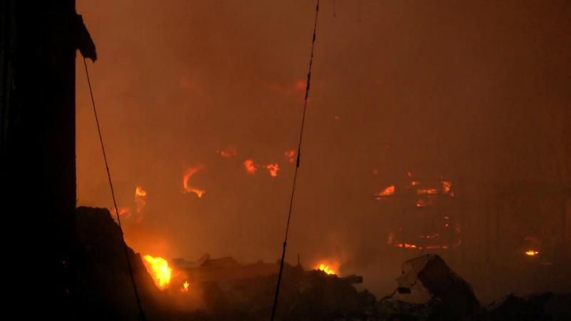 Велика пожежа спалахнула у селищі Білогородка під Києвом
