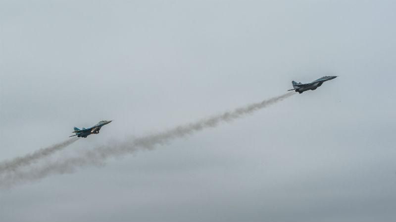 Как украинские истребители защищают небо от вражеского нападения – эффектные фото Как украинские истребители защищают небо от вражеского нападения – эффектные фото