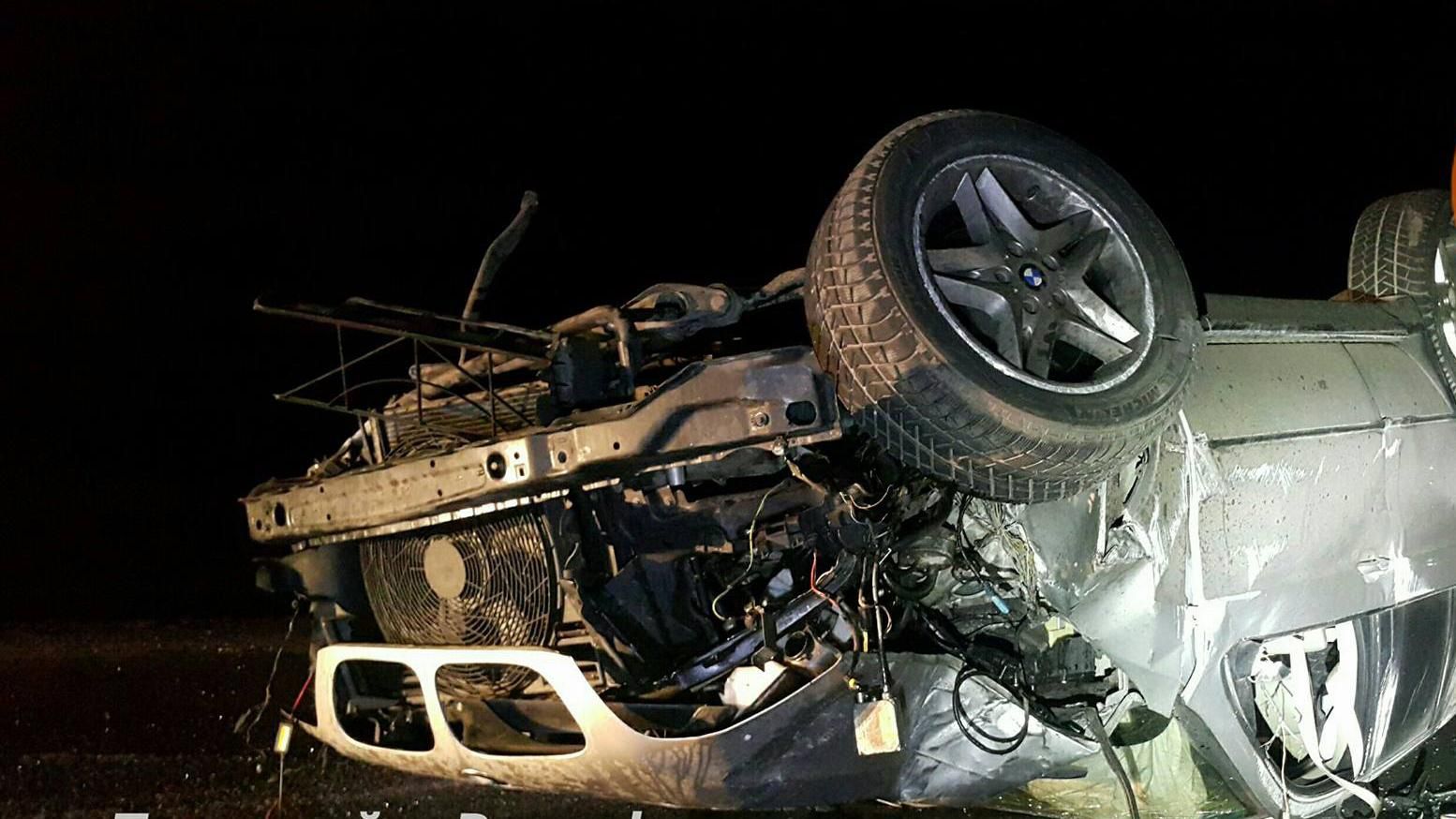 Смертельна ДТП під Києвом: позашляховик врізався в бетонні блоки Смертельна ДТП під Києвом: позашляховик врізався в бетонні блоки