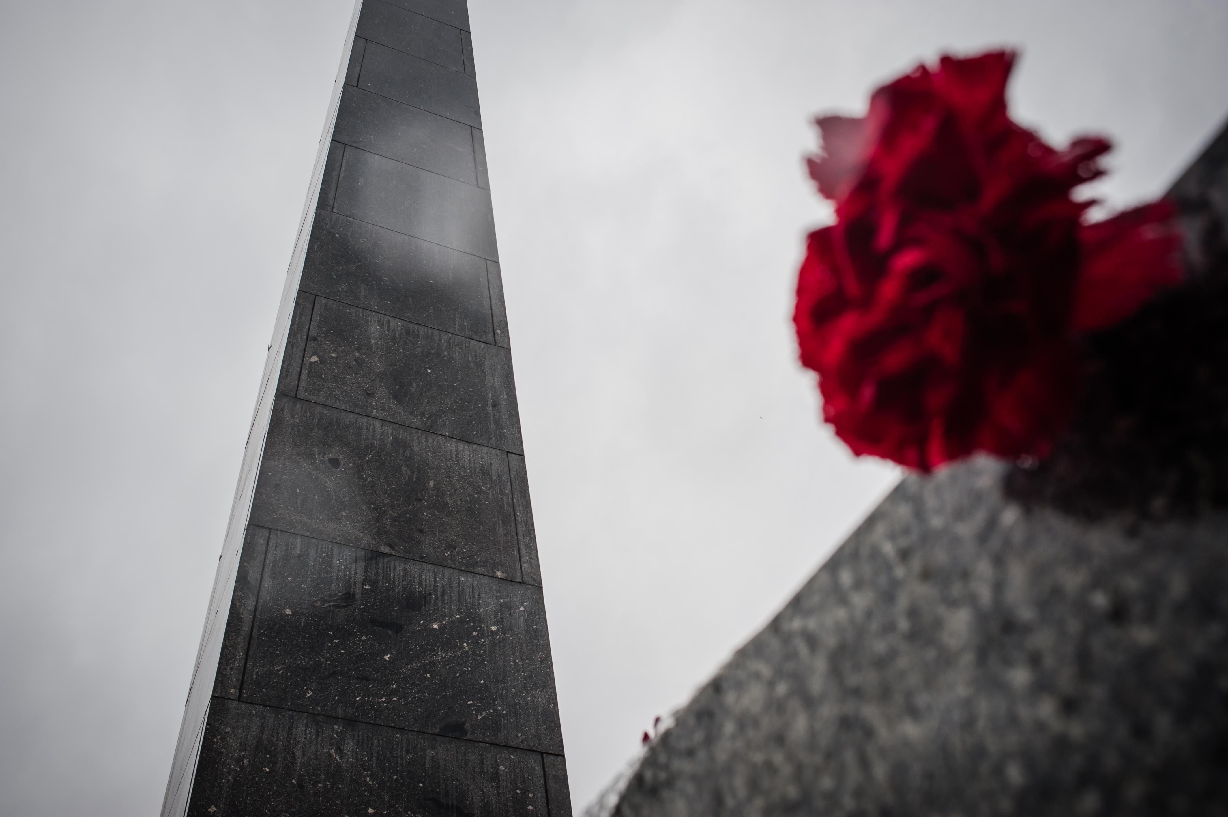 Через обстріл Мар'їнки загинув український військовий