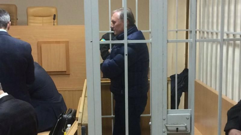 Ефремов просидит за решеткой еще два месяца