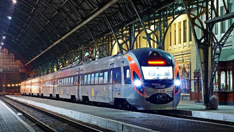 Маршрут потяга Київ – Львів хочуть продовжити до Польщі