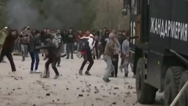 Мигранты устроили бунт в болгарском лагере