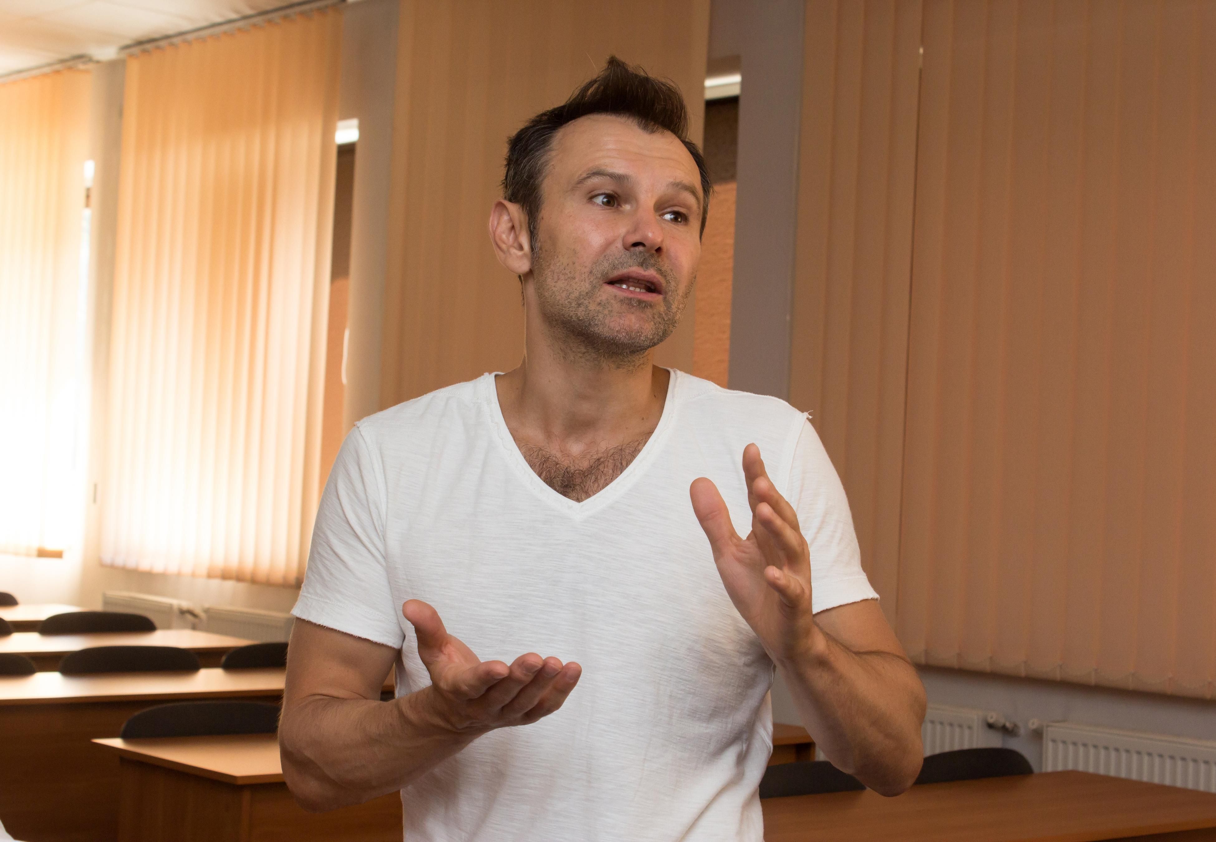 Вакарчук заговорив про гени українців. Закликав один знищити Вакарчук заговорив про гени українців. Закликав один знищити