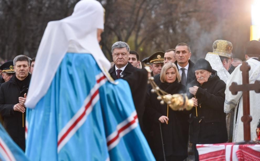 Геноцид 30-их – наслідок втрати державності, – Порошенко