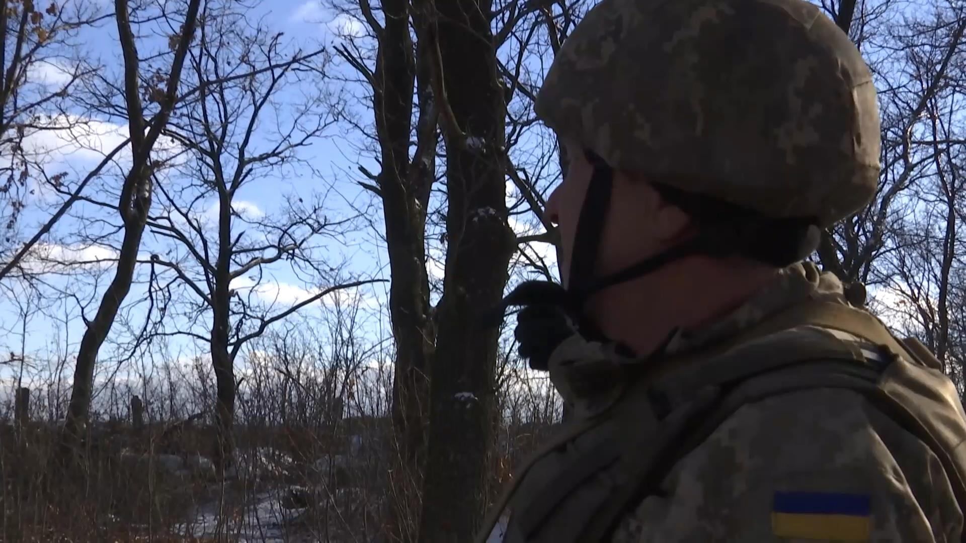 Бої на Донбасі: ворожі снайпери підкрадаються ще ближче