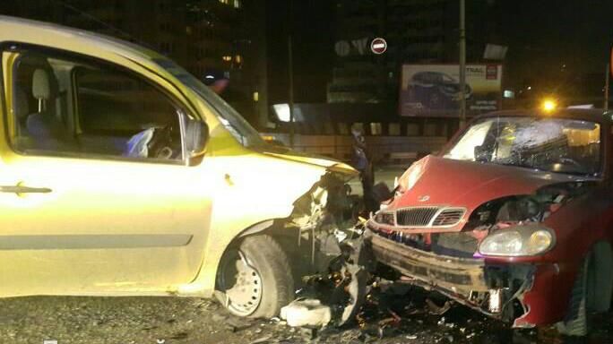 Масштабное ДТП с такси в Киеве: виновник – пьяный спортсмен Масштабное ДТП с такси в Киеве: виновник – пьяный спортсмен