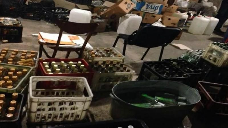 На Івано-Франківщині прикрили підпільний алкогольний цех На Івано-Франківщині прикрили підпільний алкогольний цех