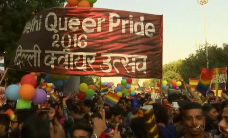 Сотни ЛГБТ-активистов устроили красочный парад в столице Индии

