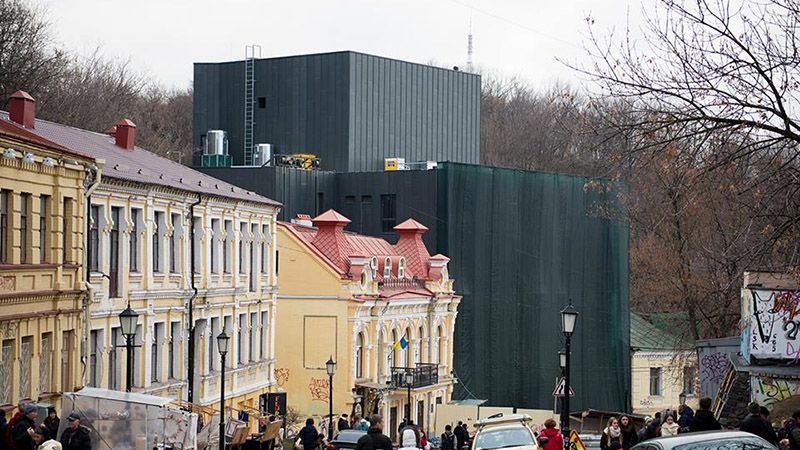 Похоже на крематорий: киевляне шокированы новым видом муниципального театра