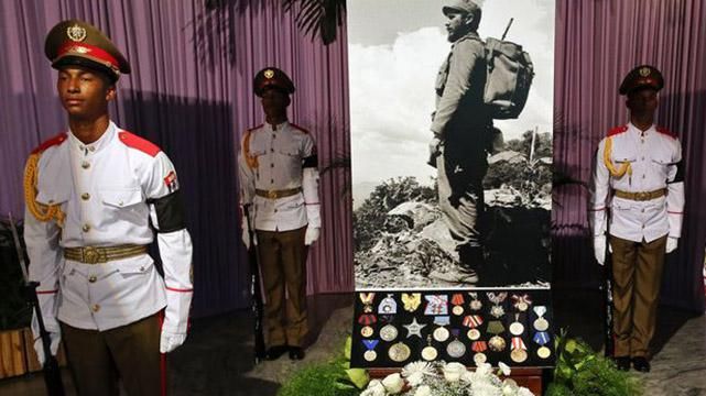 На Кубе началась церемония прощания с Фиделем Кастро На Кубе началась церемония прощания с Фиделем Кастро