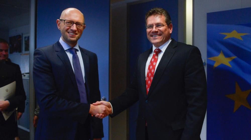 Яценюк: У першому кварталі очікуємо рішення Стокгольмського арбітражу в справі проти "Газрому" Яценюк: У першому кварталі очікуємо рішення Стокгольмського арбітражу в справі проти "Газрому"