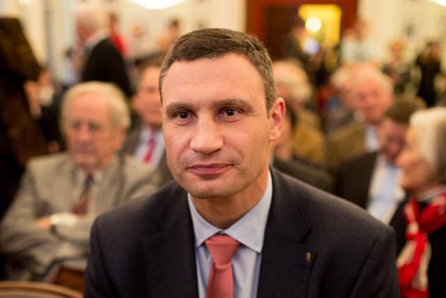 Кличко прокоментував скандальну будівлю театру на Подолі Кличко прокоментував скандальну будівлю театру на Подолі