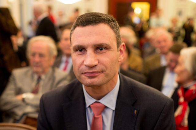 Кличко прокомментировал скандальное здание театра на Подоле