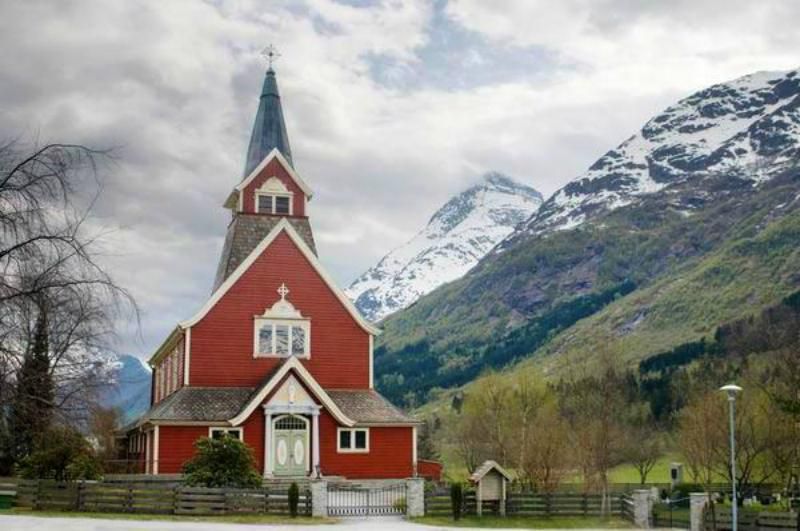 Норвезьку церкву оштрафували за шахрайство з грішми та парафіянами
