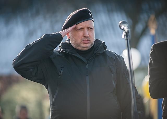 Турчинов объяснил, почему хочет введения виз с Россией Турчинов объяснил, почему хочет введения виз с Россией