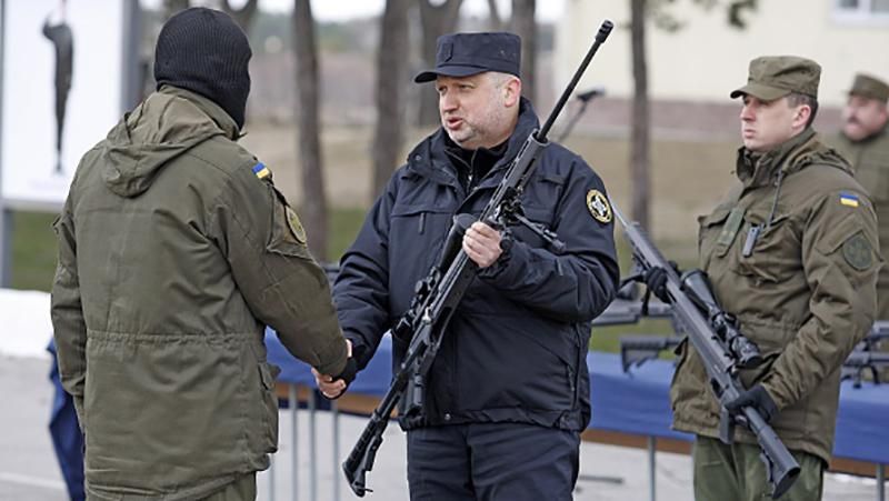 Турчинов розставив всі крапки над "і" щодо скасування строкової служби Турчинов розставив всі крапки над "і" щодо скасування строкової служби