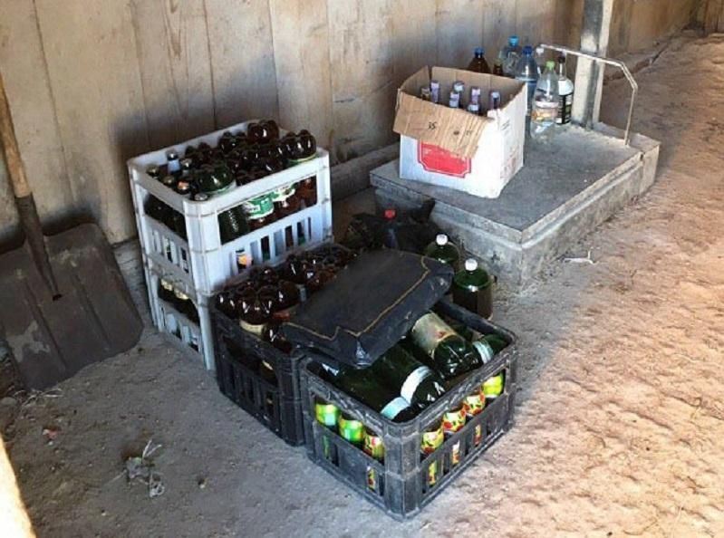 Разоблачили полицейских, которые заставляли предпринимателей продавать опасный алкоголь Разоблачили полицейских, которые заставляли предпринимателей продавать опасный алкоголь