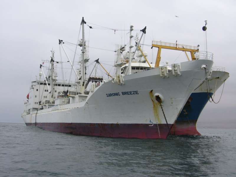 Пірати захопили судно з українцями та росіянами Пірати захопили судно з українцями та росіянами