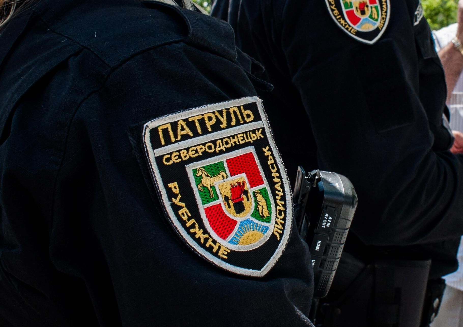 В Северодонецке полицейские спасли мужчину и таксу от гибели. В Северодонецке полицейские спасли мужчину и таксу от гибели.