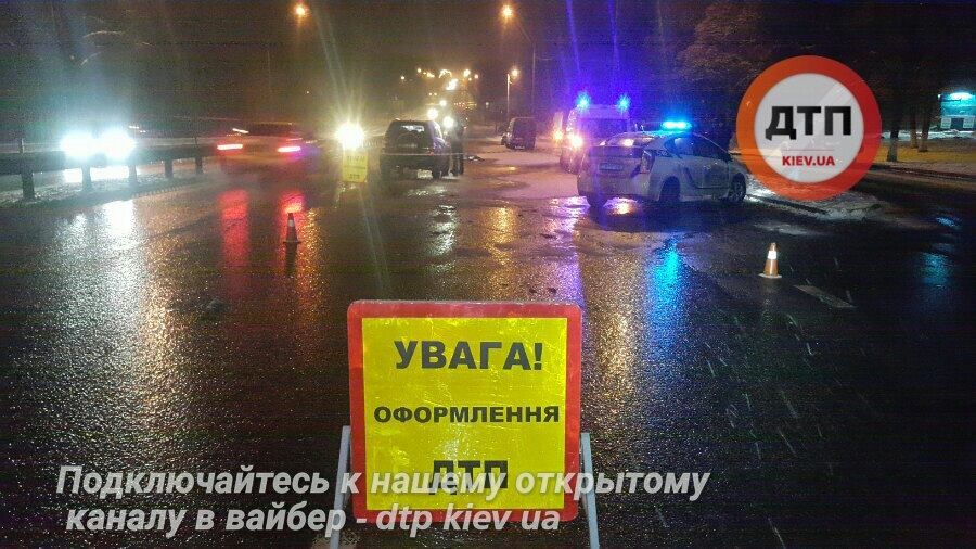 Пішохід-порушник загинув під колесами авто у Києві: з’явились фото Пішохід-порушник загинув під колесами авто у Києві: з’явились фото