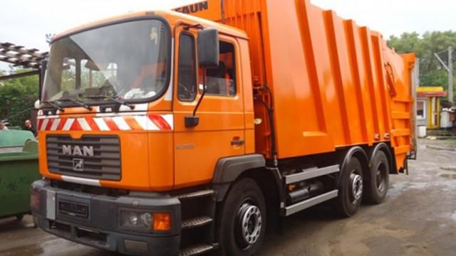 Сміттєвоз розчавив іноземця у Миколаєві Сміттєвоз розчавив іноземця у Миколаєві