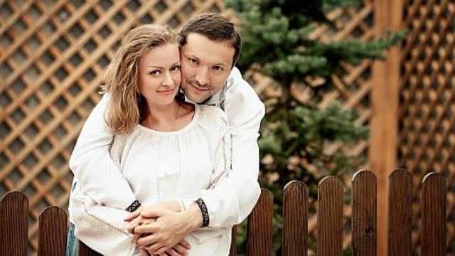 Дружина Стеця має аж два пістолети: один від Авакова, інший – від Полторака Дружина Стеця має аж два пістолети: один від Авакова, інший – від Полторака