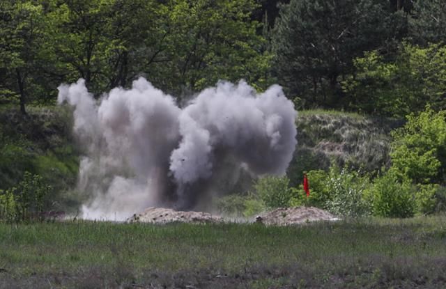 Троє військових підірвалися на полігоні на Хмельниччині, – ЗМІ Троє військових підірвалися на полігоні на Хмельниччині, – ЗМІ