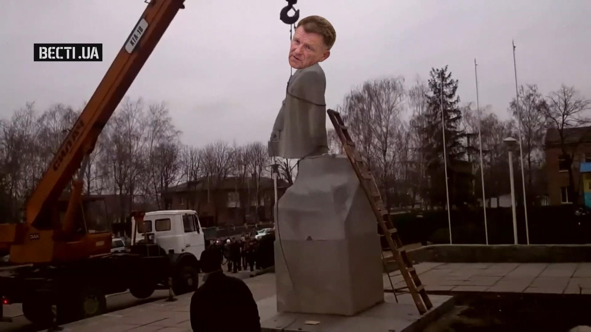 В СБУ взялися за декомунізацію послідовників Леніна В СБУ взялися за декомунізацію послідовників Леніна