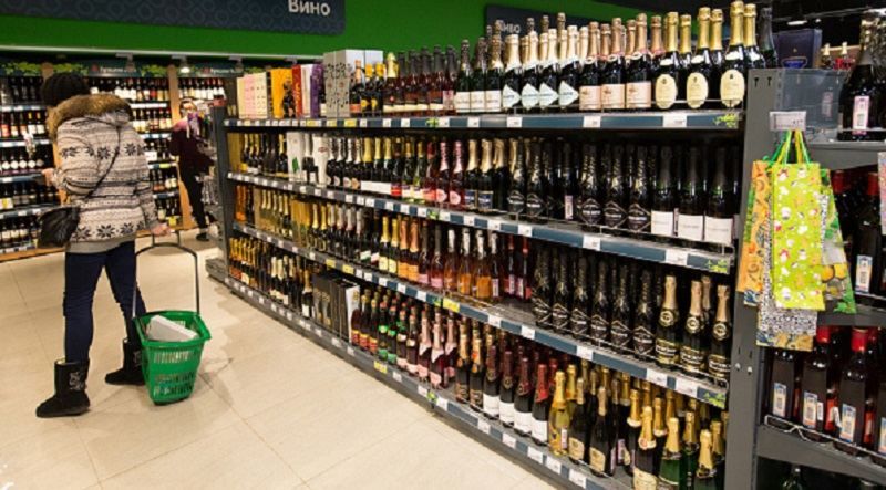 В Україні зростуть ціни на алкоголь: що і на скільки подорожчає